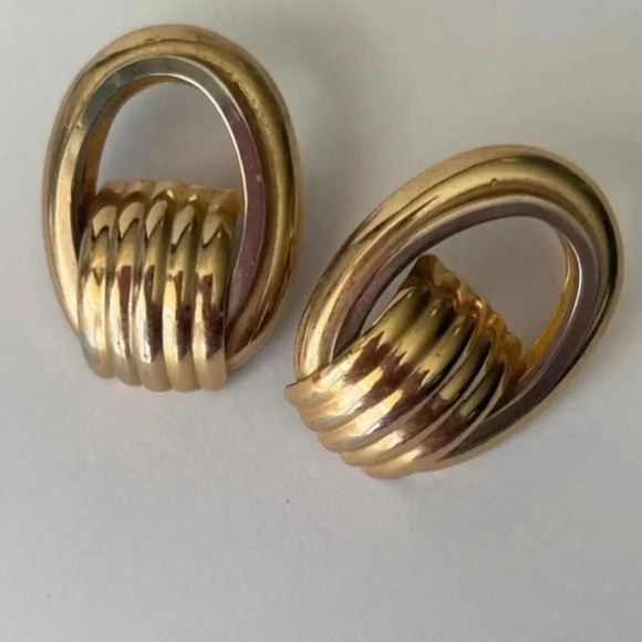 Vintage Door Knocker Clip-On Earrings Gold Toned - Picture 4 of 4
